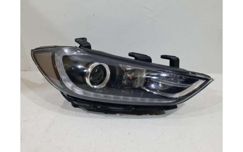 92102-F2100 Hyundai Elantra Far Lambası Sag 2016- 